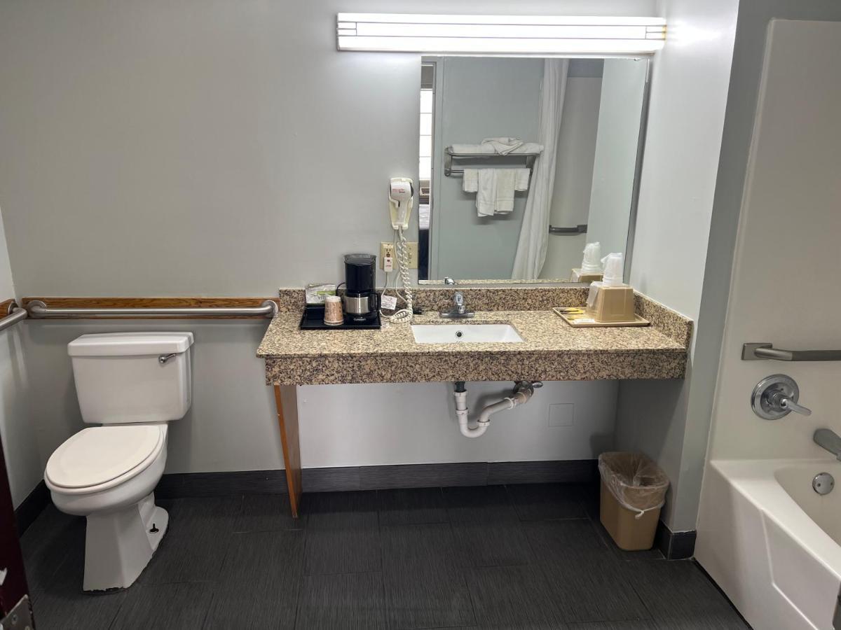 Executive Inn Pelham ภายนอก รูปภาพ